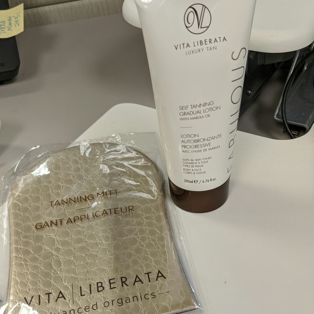 Vita Liberata Luxury Tan Self Tanning Lotion +Mitt